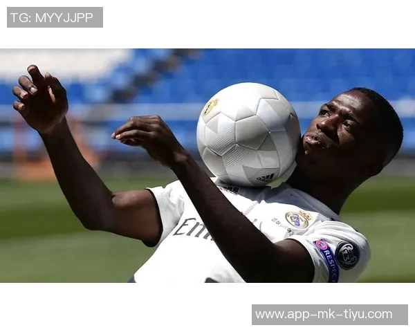 维尼修斯新恋情曝光引发争议女友直言只是玩玩而已 维尼修斯新恋情曝光引发争议女友直言只是玩玩而已