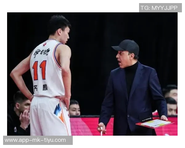 周琦因腰部反应强烈或将缺席对阵新疆的比赛 周琦因腰部反应强烈或将缺席对阵新疆的比赛