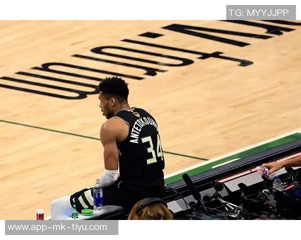 字母哥荣膺五大荣誉成就欧锦赛季军总冠军NBA杯双料MVP与DPOY三兄弟同队共创辉煌