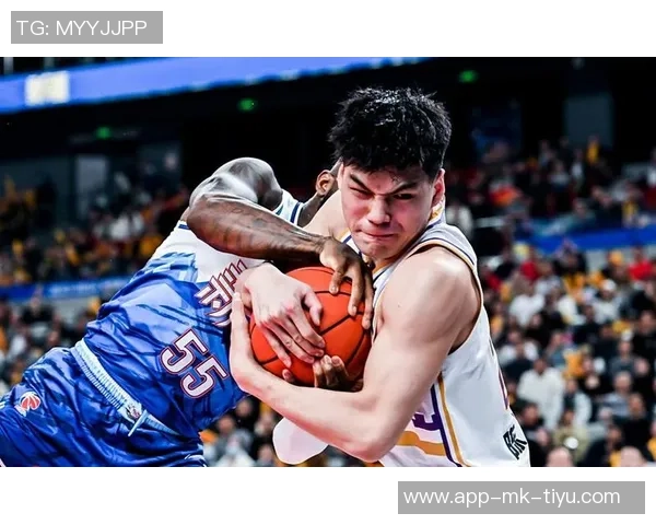 陈国豪砍下14分3前场板展现实力表示将继续努力做好自己的事情 陈国豪砍下14分3前场板展现实力表示将继续努力做好自己的事情